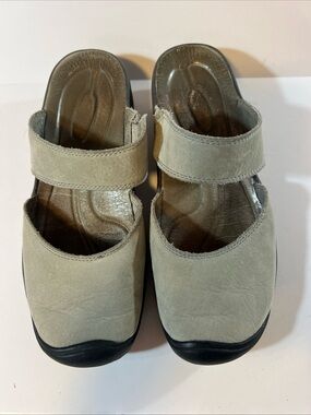 Keen Women's Beige Suede Slip-On Clogs with Strap
